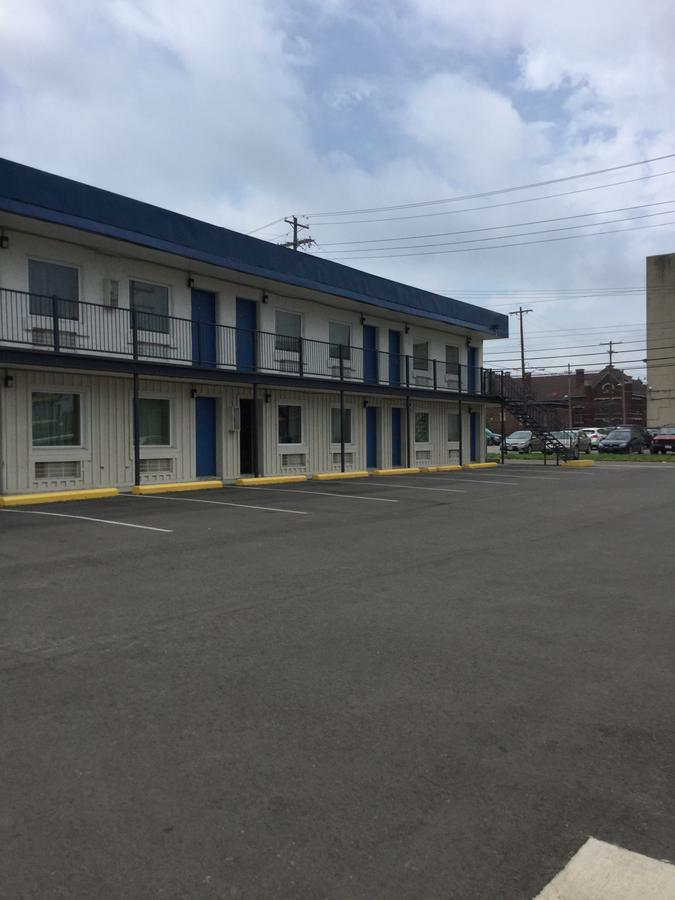 Inn Towne Motel Columbus Exterior foto